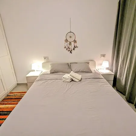 Ideal Halley Apartment