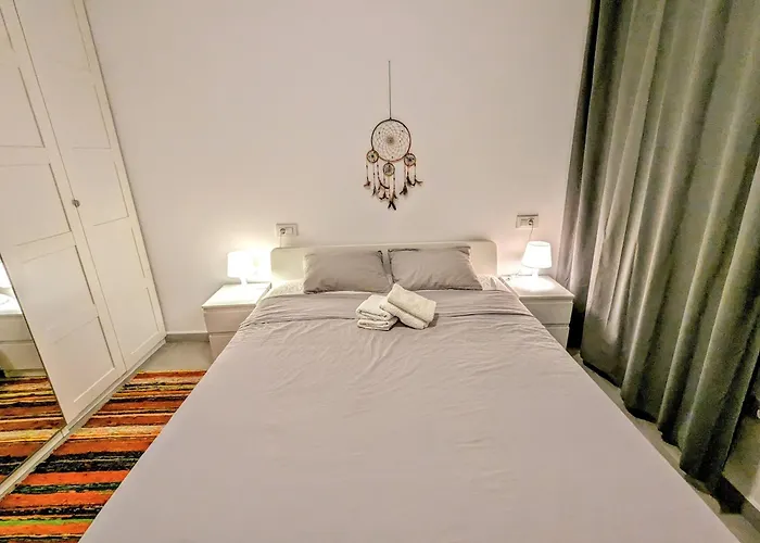 Ideal Halley Apartment